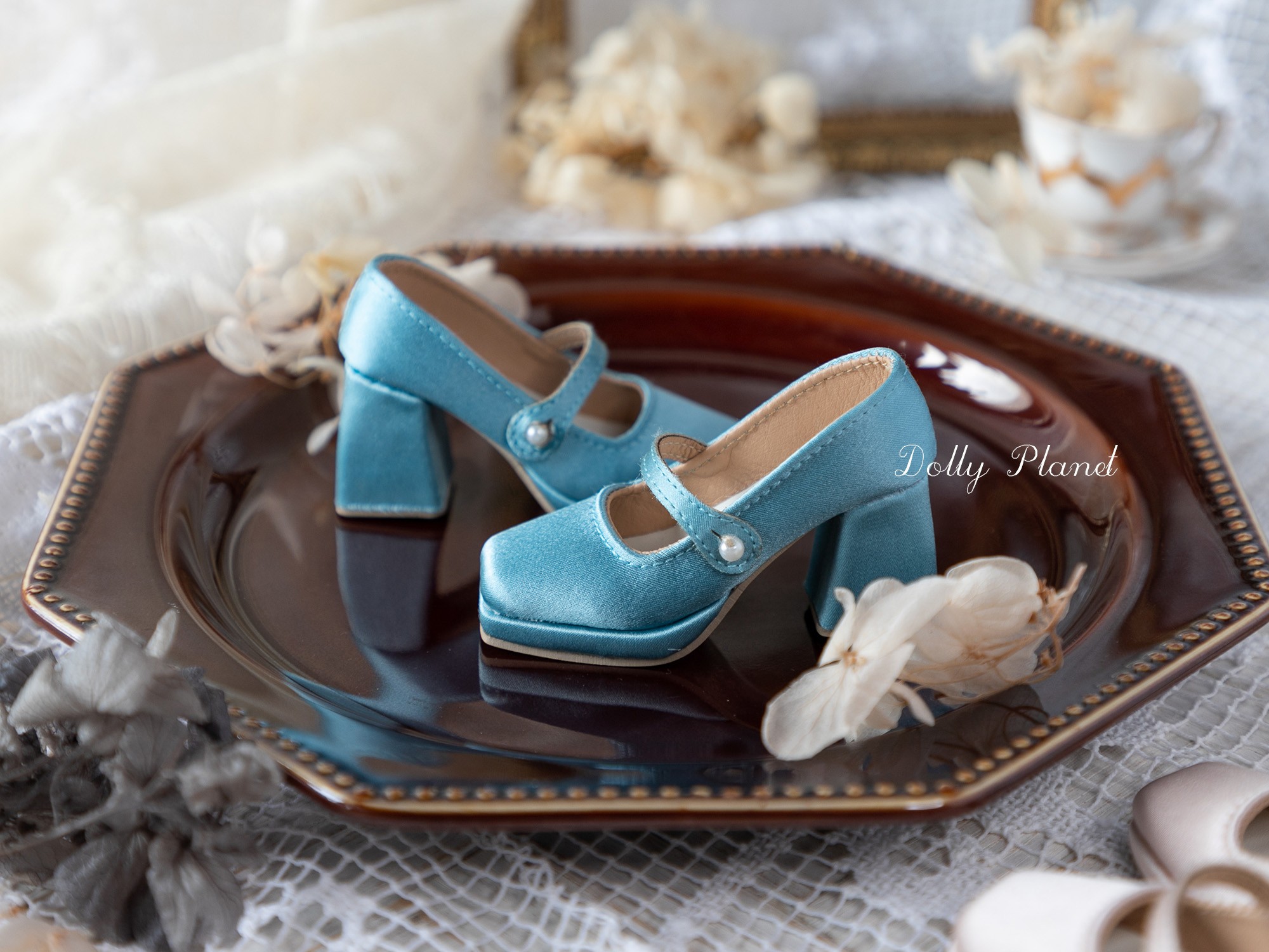 SH16U BJD Silk Shoes 1/3